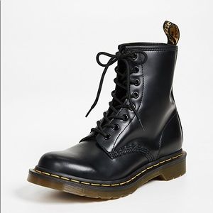 Dr. Martens 1460 8 Eye Boot (Black)